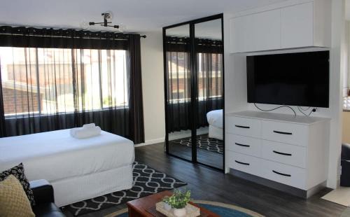 Launceston CBD Apartment | Studio 23 - City Pad with Free Parking