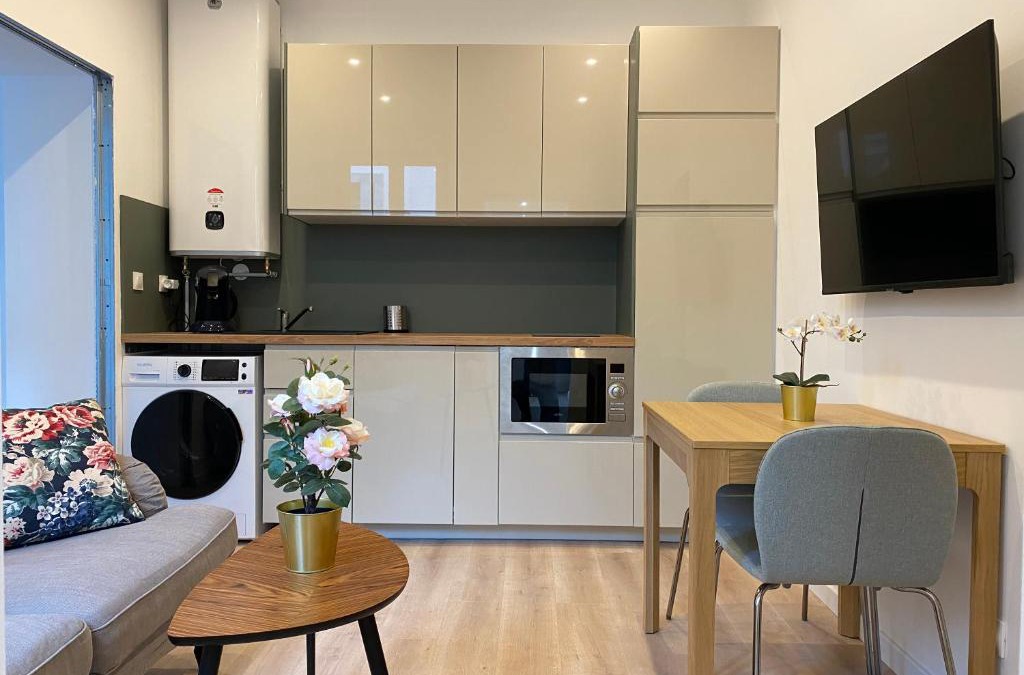 Mont d'Arene Apartment | Studio 24m2 avec parking privé - Lycée Roosevelt - Arena - Gare