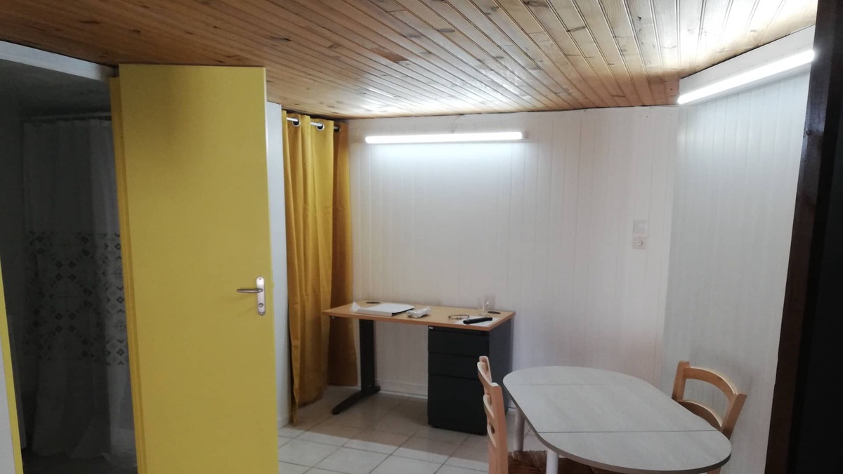 Neuvy-sur-Loire House | Studio 25m ² at the edge of the Loire 3 minutes from the Belleville power station