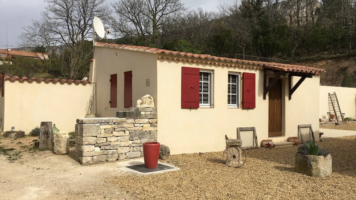 Lioux House | STUDIO 30 M² - 2 PERS. - IN THE COUNTRYSIDE - LUBERON near Gordes and Roussillon