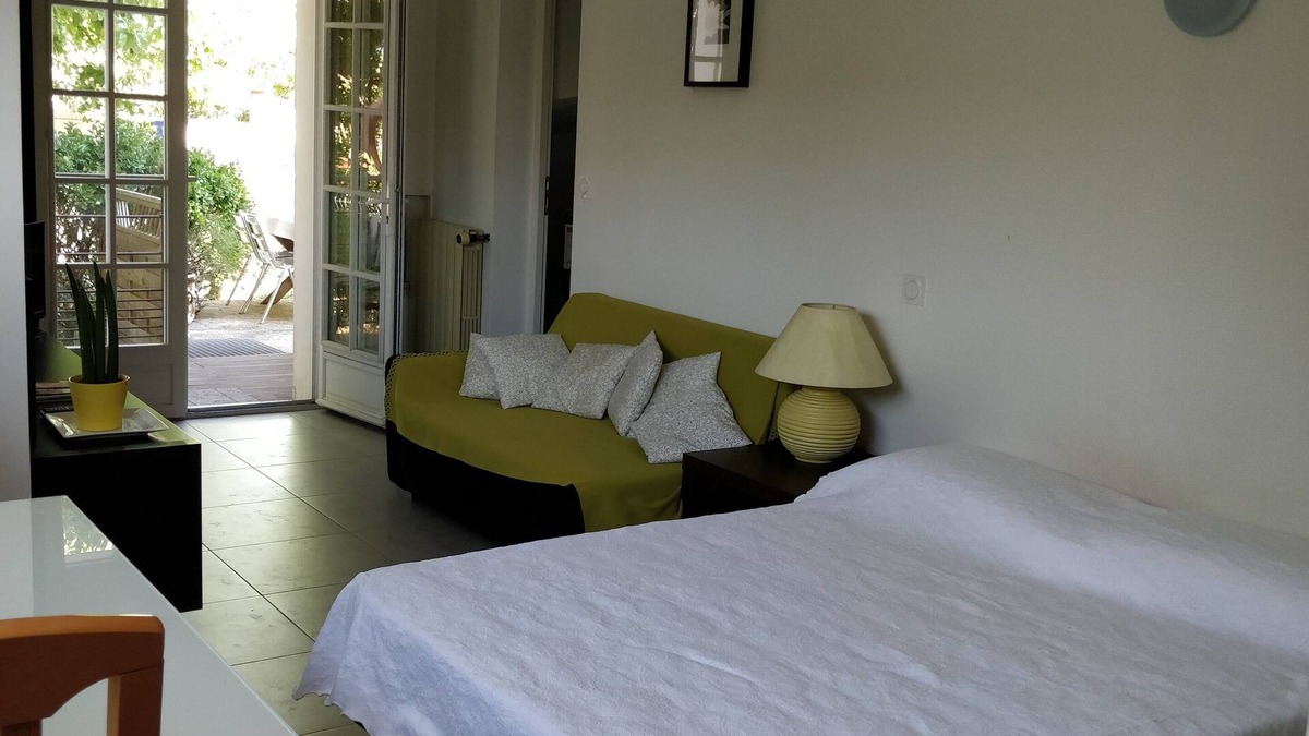 Lunel Apartment | Studio 30m² in a villa
