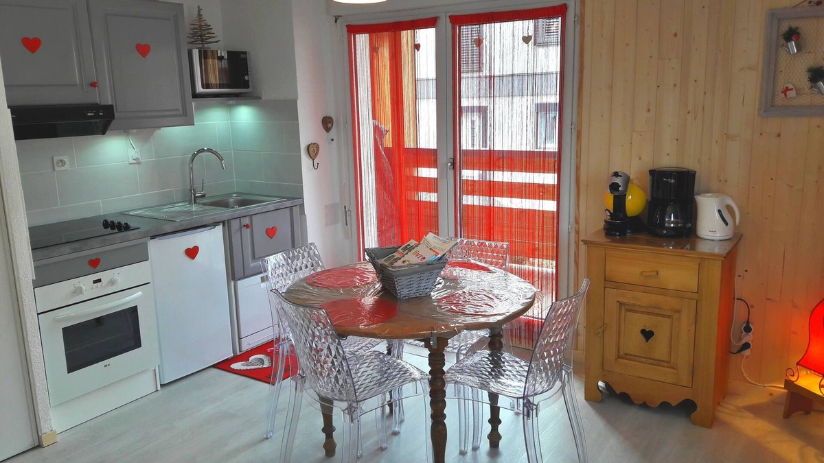 Les Rousses Apartment | Studio 4 people hyper-center, balcony and garage in Les Rousses