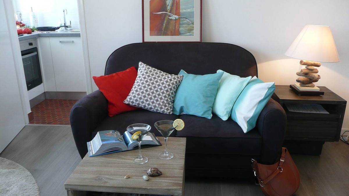 Port Apartment | Studio 4*, SEA VIEW and facing the dragon, 150m from the BEACH, near the 2 caps site