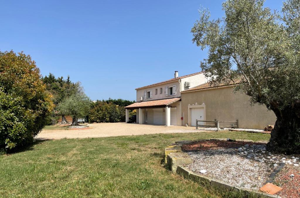 Saintes-Maries-de-la-Mer House | Studio 40m2 avec terrasse LE MAS DE LAURIANE