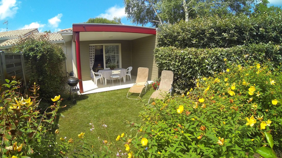 Vieux-Boucau-les-Bains Apartment | Studio:400M sea lake and centers city, 800 m sea, direct access cycle track.