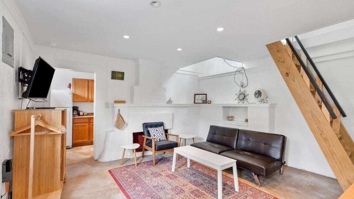 Alpine Apartment | Studio 410 - Alley Unit