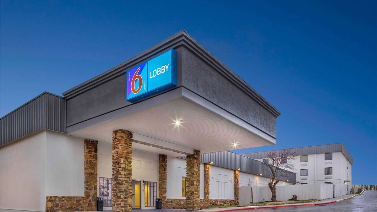 Bartlesville Hotel | Studio 6 Bartlesville, OK