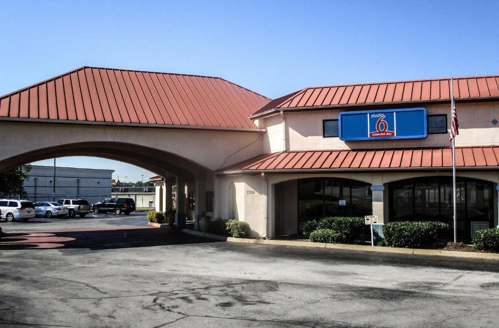 Twin Brook Hotel | Studio 6-Chattanooga, TN - East