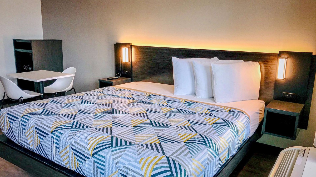 Dublin Hotel | Studio 6 Dublin, GA