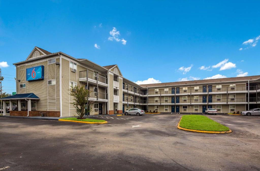 Southside Hotel | Studio 6-Jacksonville, FL - South