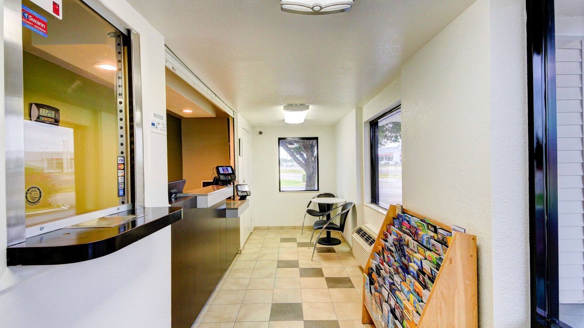 Midwest City Hotel | Studio 6 Midwest City, OK - Oklahoma City