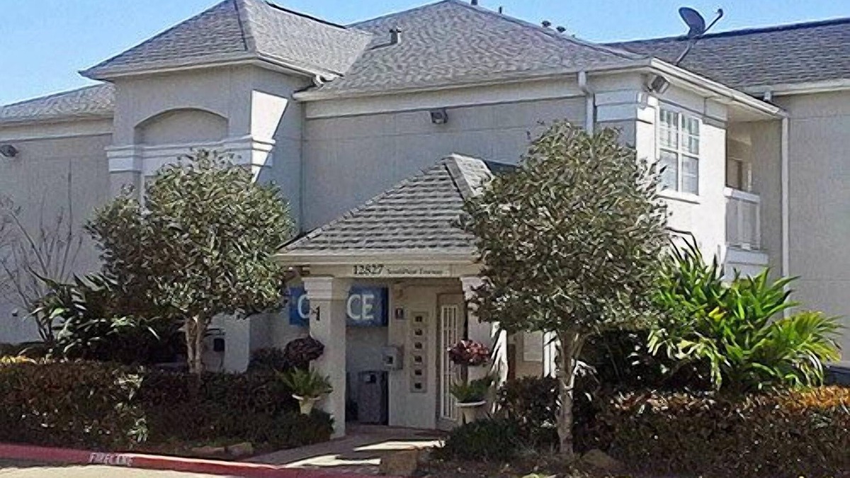 Stafford Hotel | Studio 6 Stafford, TX - Houston - Sugarland