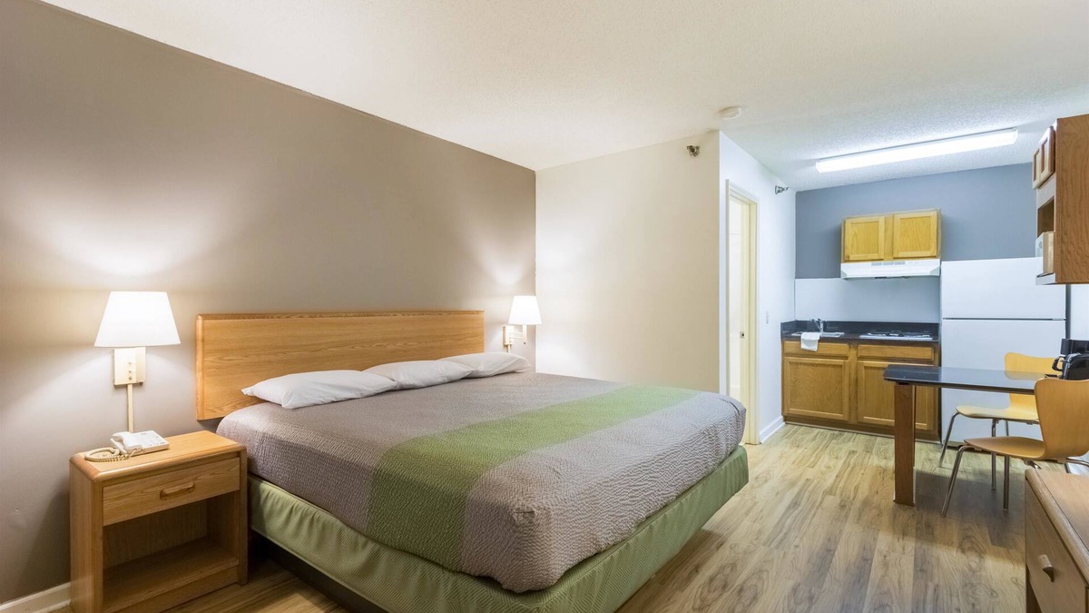 Statesboro Hotel | Studio 6 Statesboro, GA
