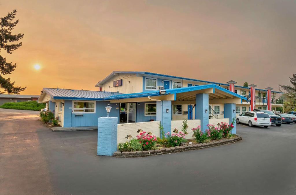 Albany Hotel | Studio 6 Suites - Albany, OR