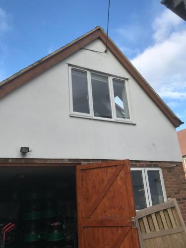 Pewsey Apartment | Studio above Worlds End microbrewery and behind the Crown Inn Pewsey