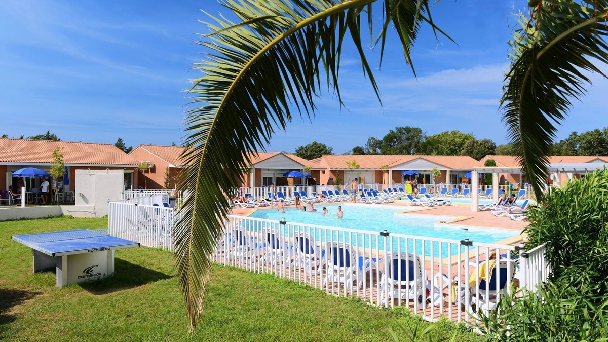 Salleles-d'Aude Apartment | Studio | Accès 2 Piscines + Parking!