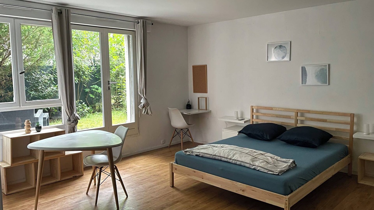 L'Hay-les-Roses Apartment | Studio Agréable et Lumineux Avec Jardin, à 10min de L'aéroport D'orly !