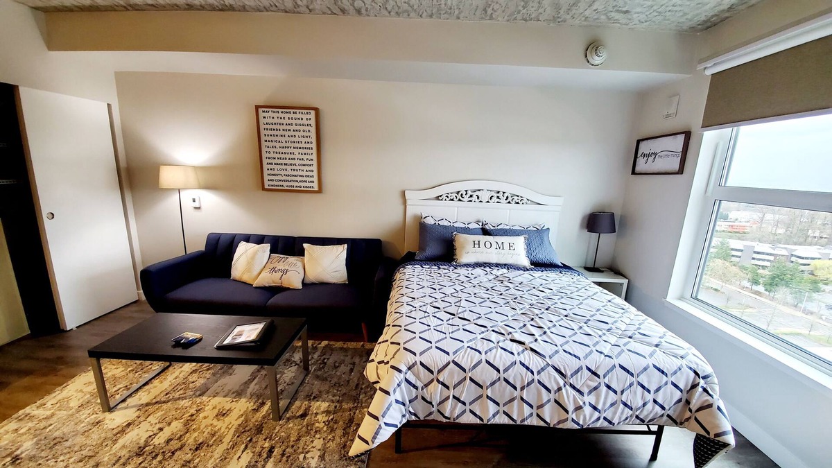 Southcenter Apartment | Studio, Airport, Shopping, Transportations, HealthCare/Remote Workers, &LongTerm