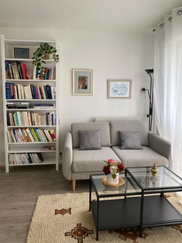 Quartier de l'Ecole-Militaire Apartment | Studio Angela proche Tour Eiffel