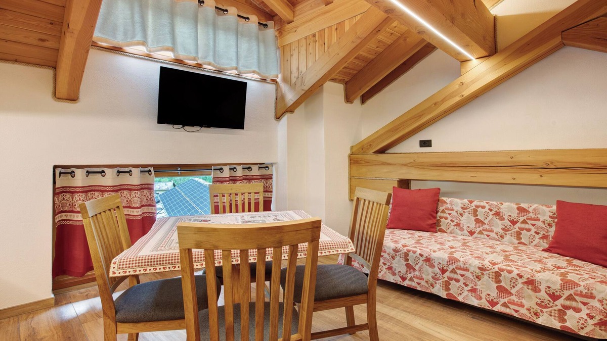 Cerisey Apartment | Studio Apartment 'Aux Pieds Du Malatra' 1' with Wi-Fi