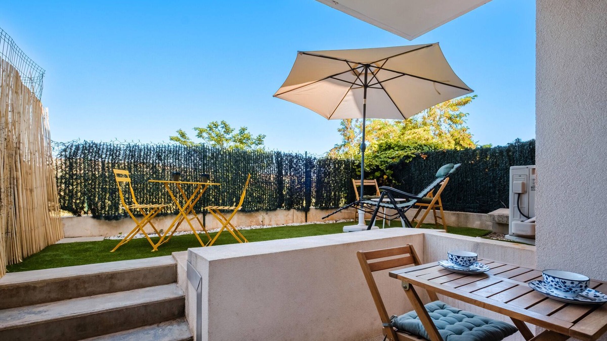 Saint-Laurent-du-Var Apartment | Studio Apartment 'Résidence Les Bastides' with Mountain View, Shared Pool and Air Conditioning