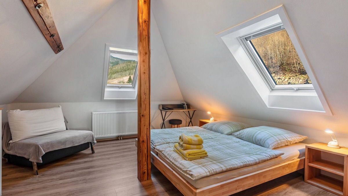 Neuenweg Apartment | Studio Apartment 'Dachgeschosswohnung' with Shared Terrace, Shared Garden and Wi-Fi
