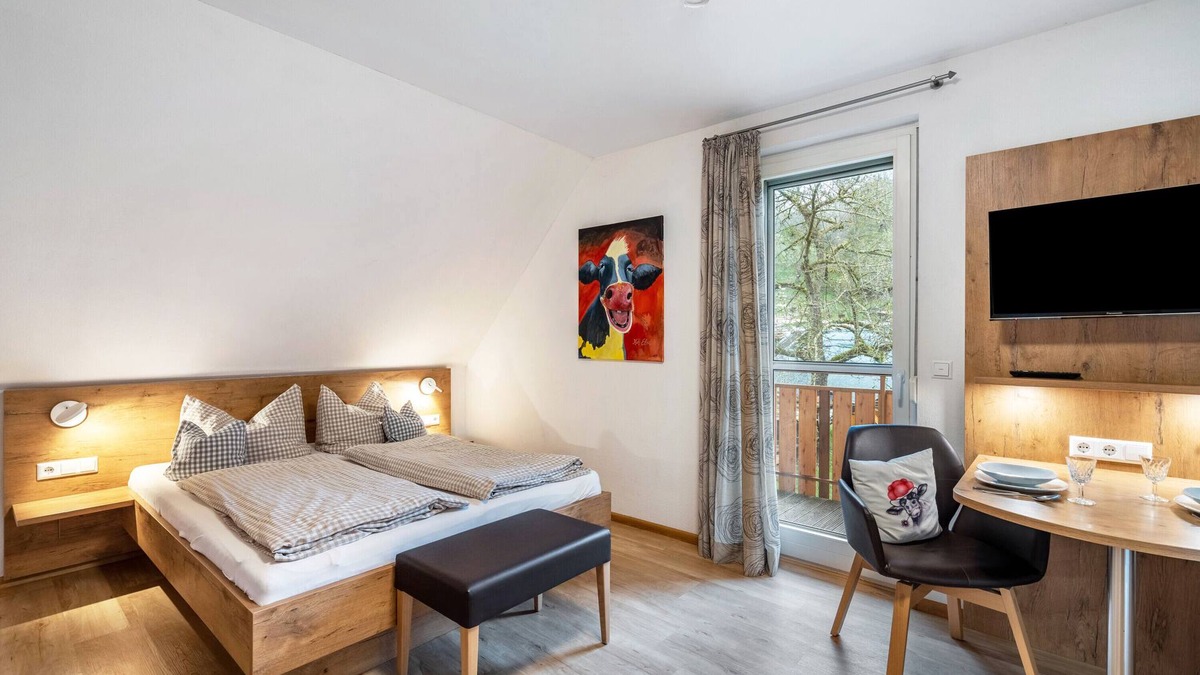 Winden im Elztal Apartment | Studio Apartment 'Ferienwohnung Morgensonne' with Shared Terrace, Shared Garden and Wi-Fi