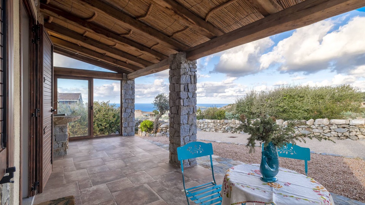 Trinita d'Agultu Apartment | Studio Apartment 'Stazzo Jana' with Sea View, Private Terrace and Air Conditioning