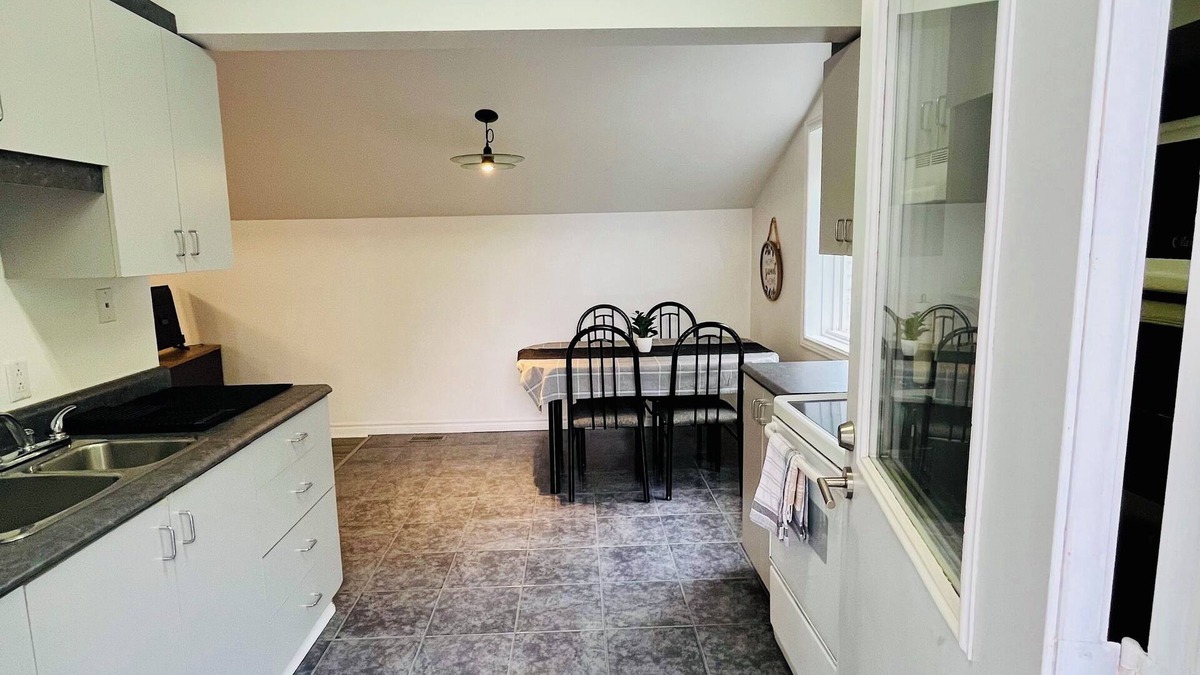 Sudbury Apartment | Studio apartment on the lake