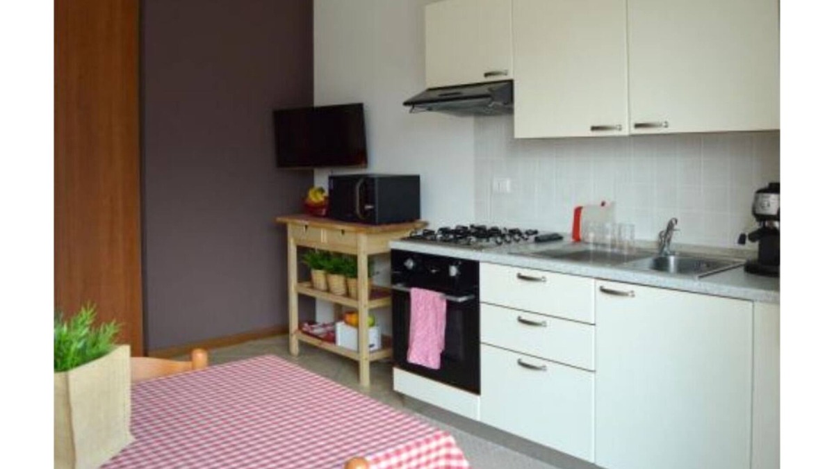 Cremeno Apartment | Studio apartment 26 - 5 mins to ski area and mountains treks