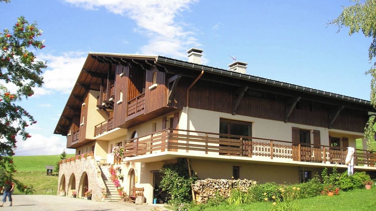 Cohennoz Apartment | Studio Apartment '4 - La Bruyère' with Mountain View, Shared Garden and Wi-Fi