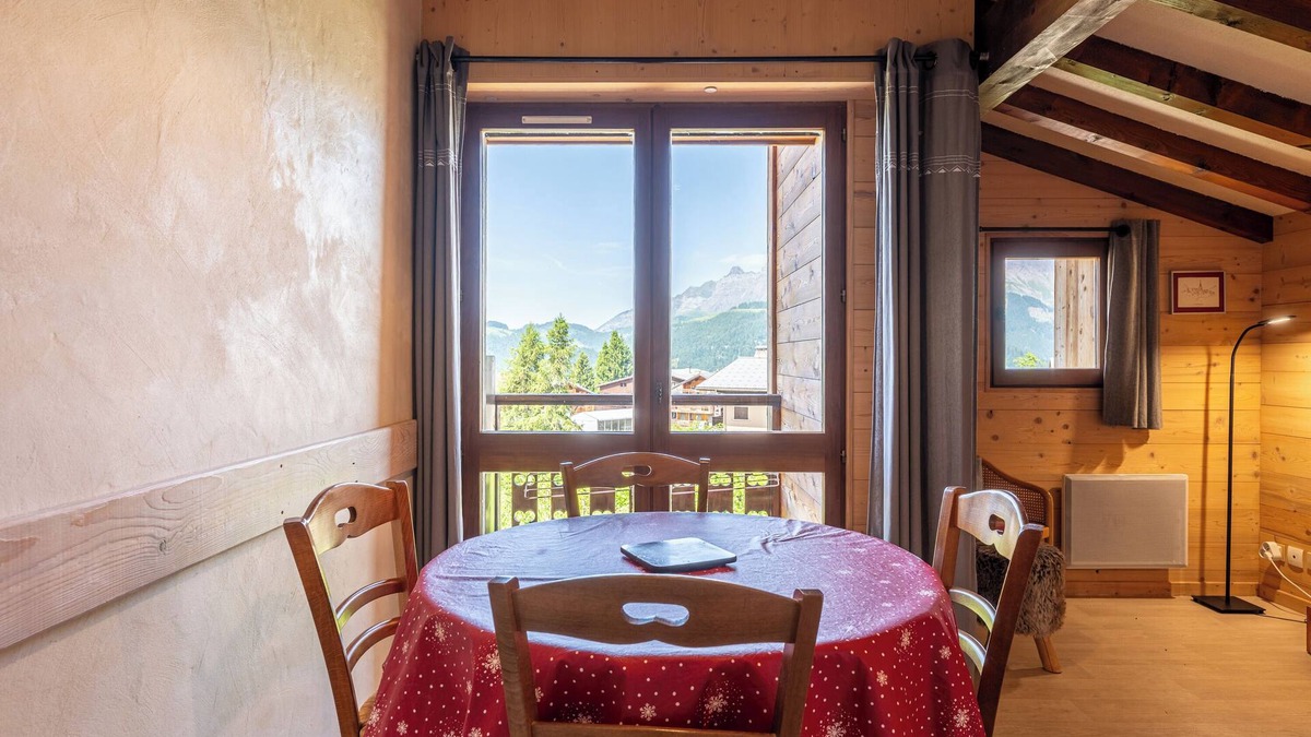 Cohennoz Apartment | Studio Apartment '7 - La Pierramenta' with Mountain View, Shared Garden and Wi-Fi