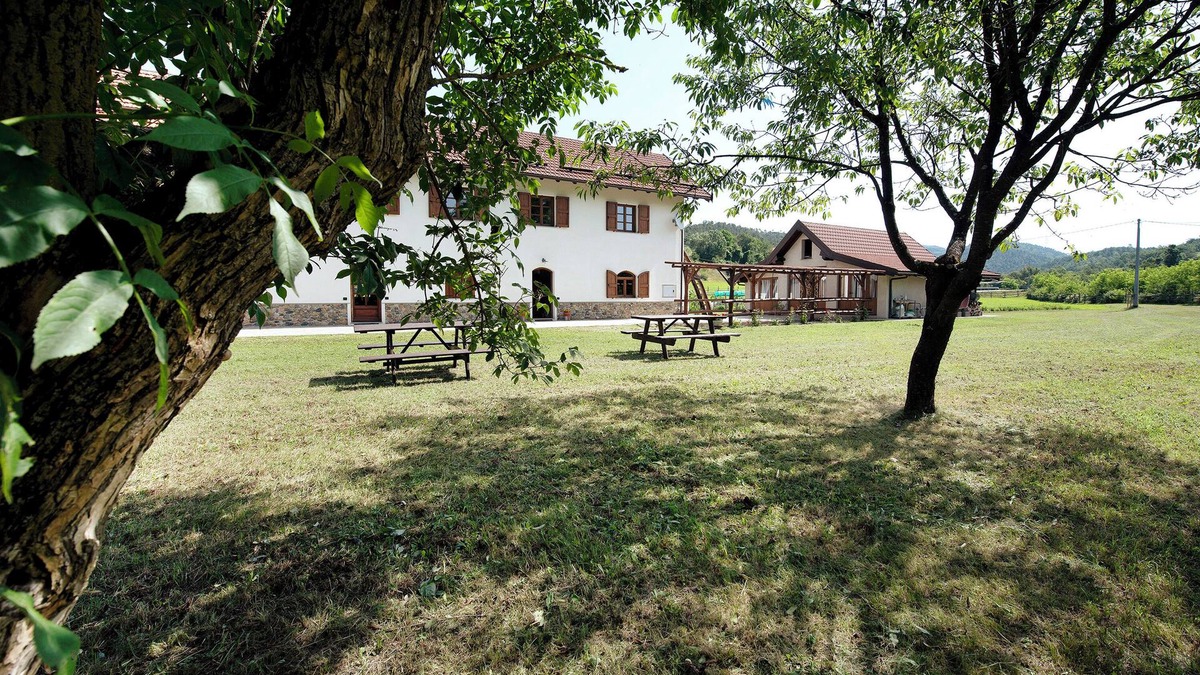 Sassello Apartment | Studio Apartment 'Ant Ra Prina Chiaro Pino' with Mountain View and Shared Garden