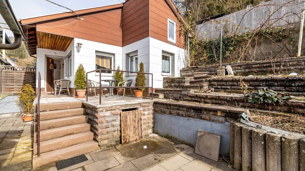 Albstadt Apartment | Studio Apartment 'Behrens-Reinke' with Private Terrace, Shared Garden and Wi-Fi