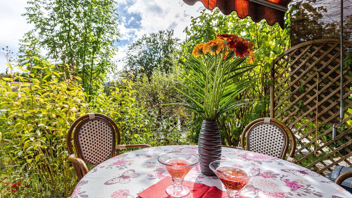 Siegsdorf Apartment | Studio Apartment 'Chiemgau - Erleben' with Mountain View, Garden & Wi-Fi