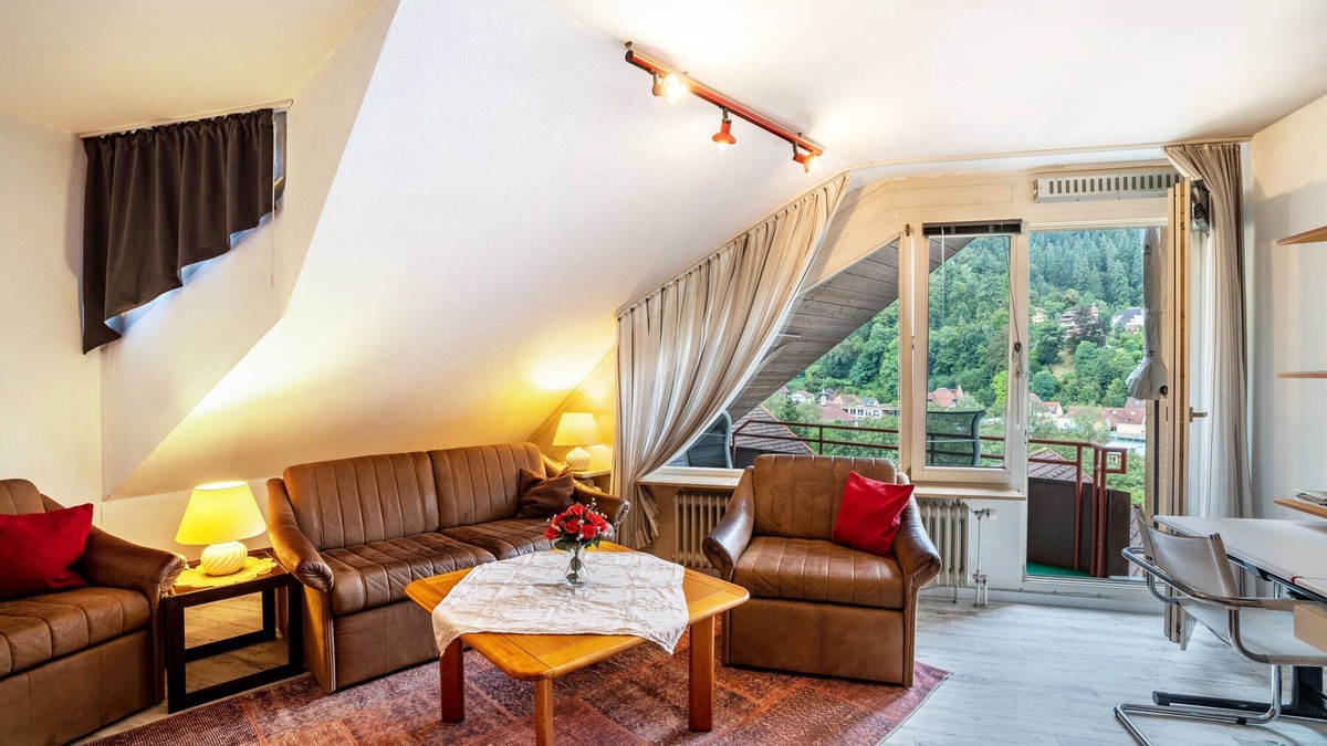Bad Liebenzell Apartment | Studio Apartment 'Ferienwohnung Weitblick' with Mountain View and Balcony