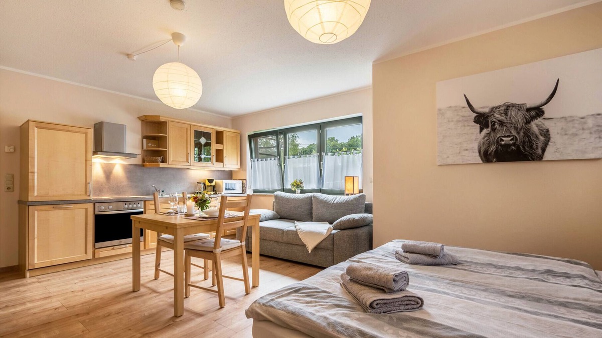Grunhainichen Apartment | Studio Apartment 'Erzgebirge' with Private Garden and Wi-Fi