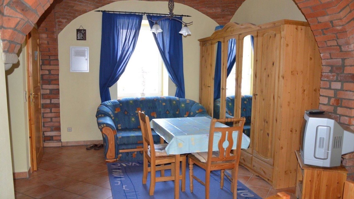 Krostitz Apartment | Studio Apartment 'Ferienwohnung Nr 3 Tanne' with Shared Garden and Wi-Fi