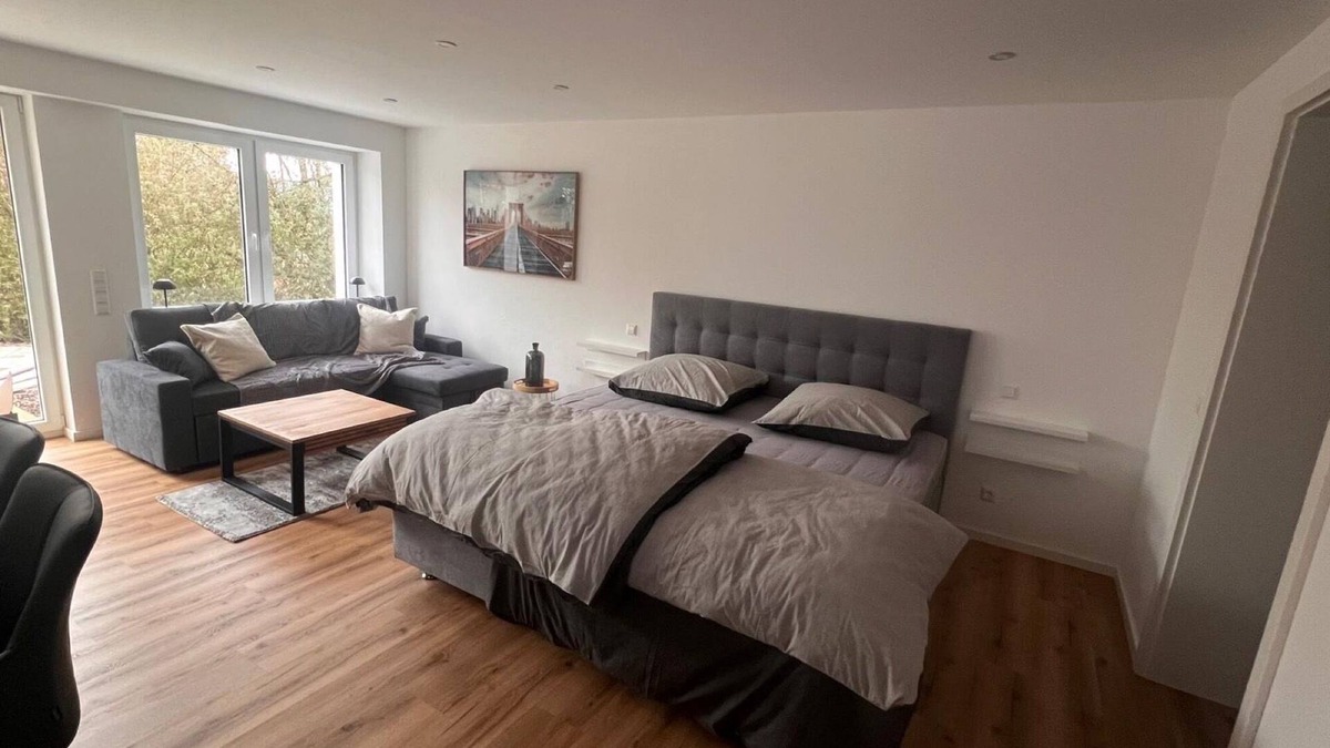 Creidlitz Apartment | Studio Apartment 'Ferienwohnung 1 Coburg-Creidlitz' with Private Terrace