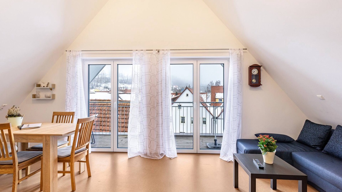 Gammertingen Apartment | Studio Apartment 'Hohenzollern' with Balcony and Wi-Fi