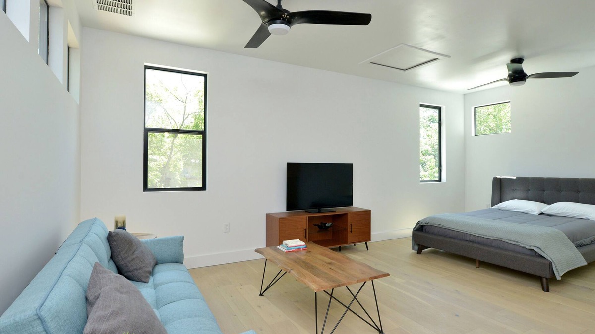 Chestnut House | Studio Apartment in trendy East Austin neighborhood