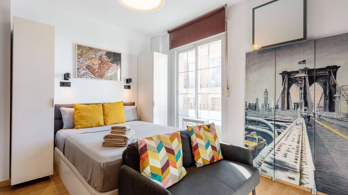 La Goleta Apartment | Studio Apartment 'La Casa De La Muralla' with Balcony, Wi-Fi and Air Conditioning