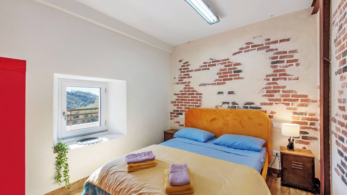 Varazze Apartment | Studio Apartment 'Macaja' with Sea View, Wi-Fi and Air Conditioning