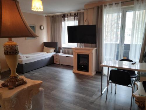 Neumuenster Apartment | Studio Apartment mit Balkon