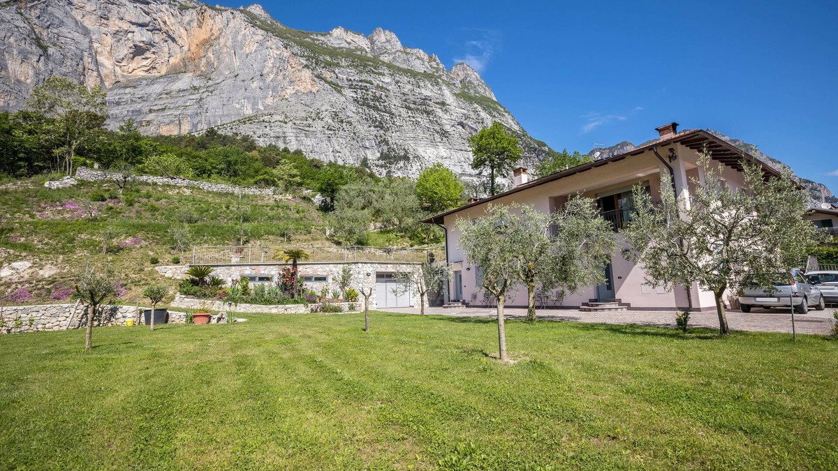 Dro Apartment | Studio Apartment 'Monte Brento Gaggiolo' with Mountain View & Private Garden