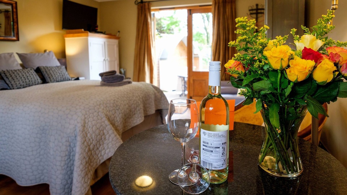 Thetford Apartment | Studio Apartment ! nQuintessentially Quaint & Quirky