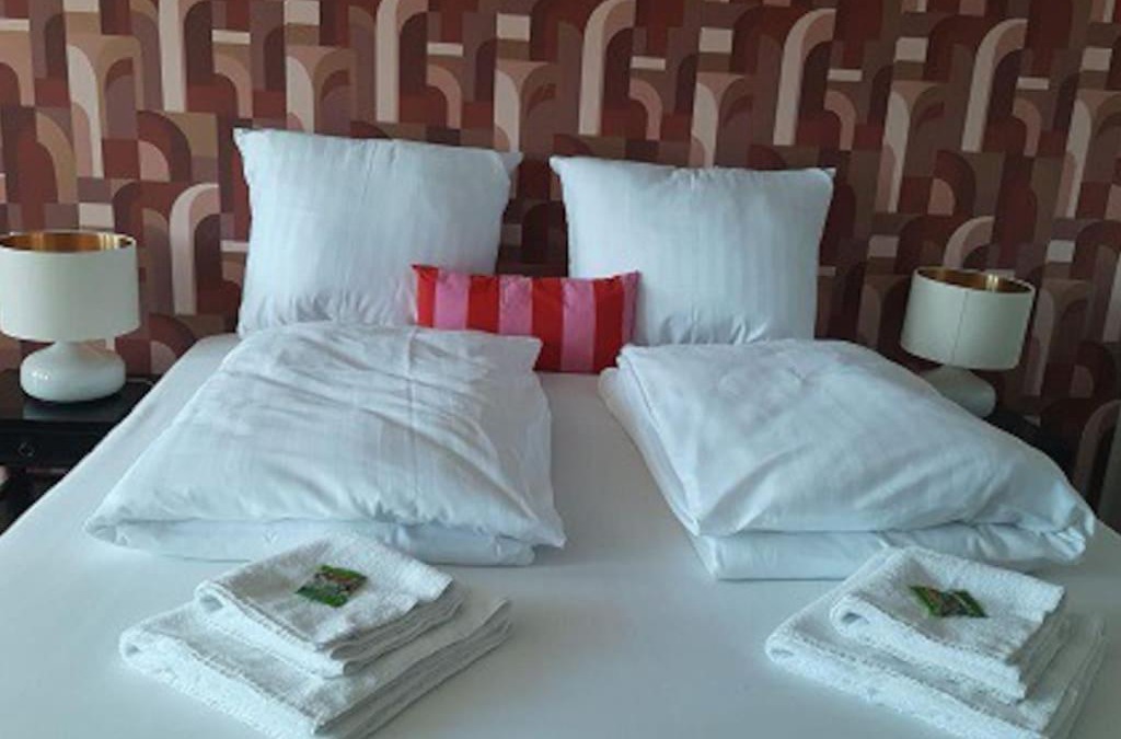 Bramfeld Apartment | Studio-Apartment Rockabilly 45 Citynah 60er Style