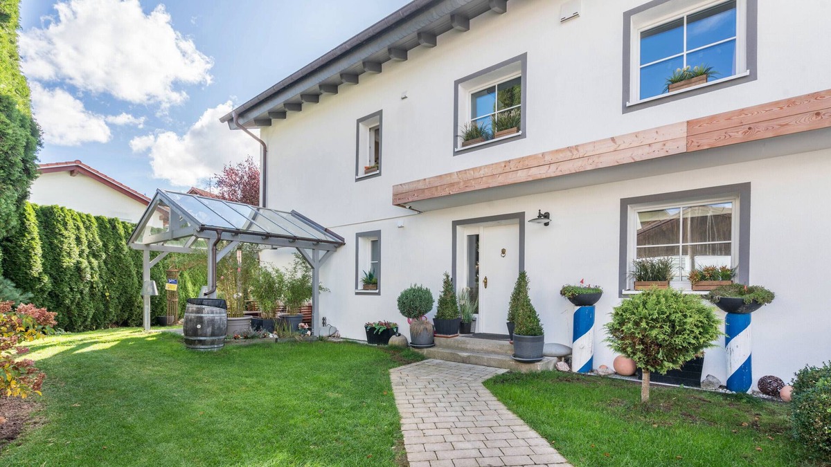 Geretsried Apartment | Studio Apartment 'Souterrain' with Shared Terrace, Shared Garden and Wi-Fi