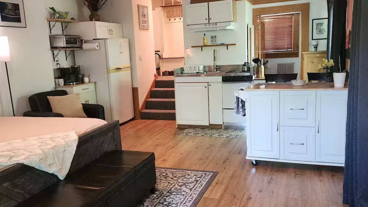 Marstons Mills Apartment | Studio Apartment