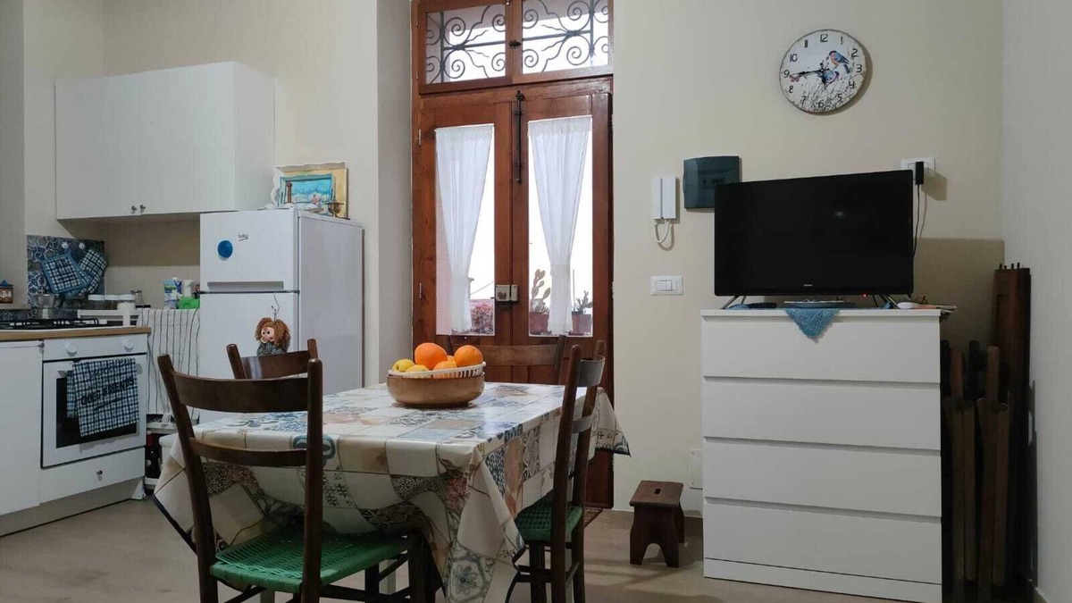 Acquedolci Apartment | Studio apartment with waterfront terrace